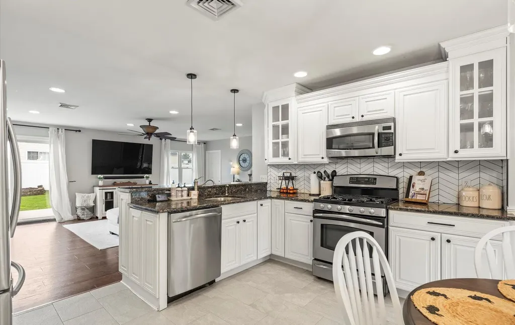 65 Howell Avenue Deer Park NY 11729