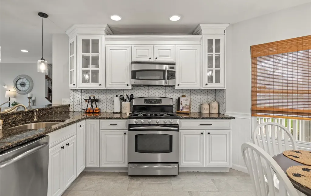 65 Howell Avenue Deer Park NY 11729