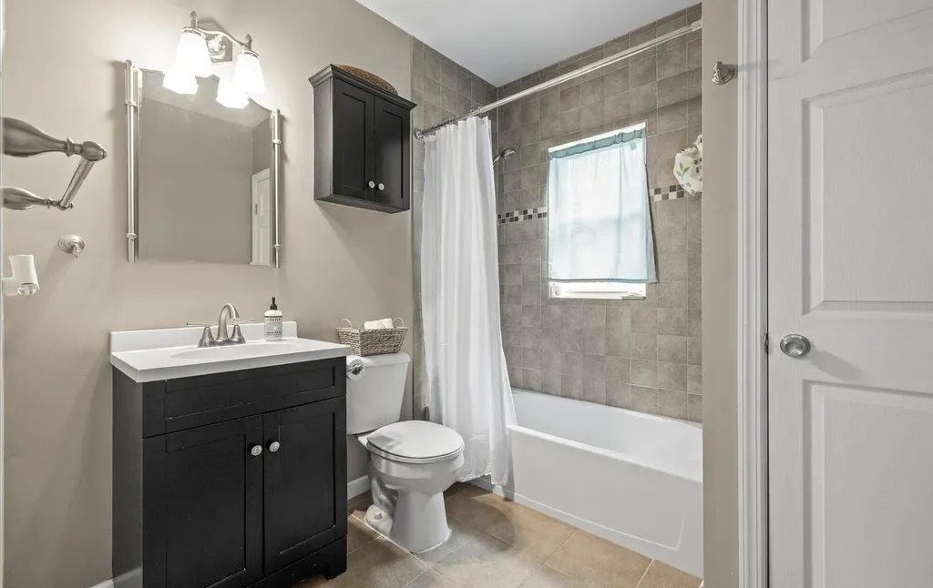65 Howell Avenue Deer Park NY 11729