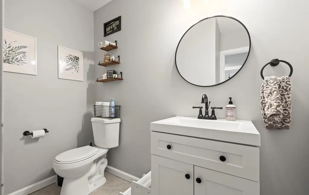 65 Howell Avenue Deer Park NY 11729