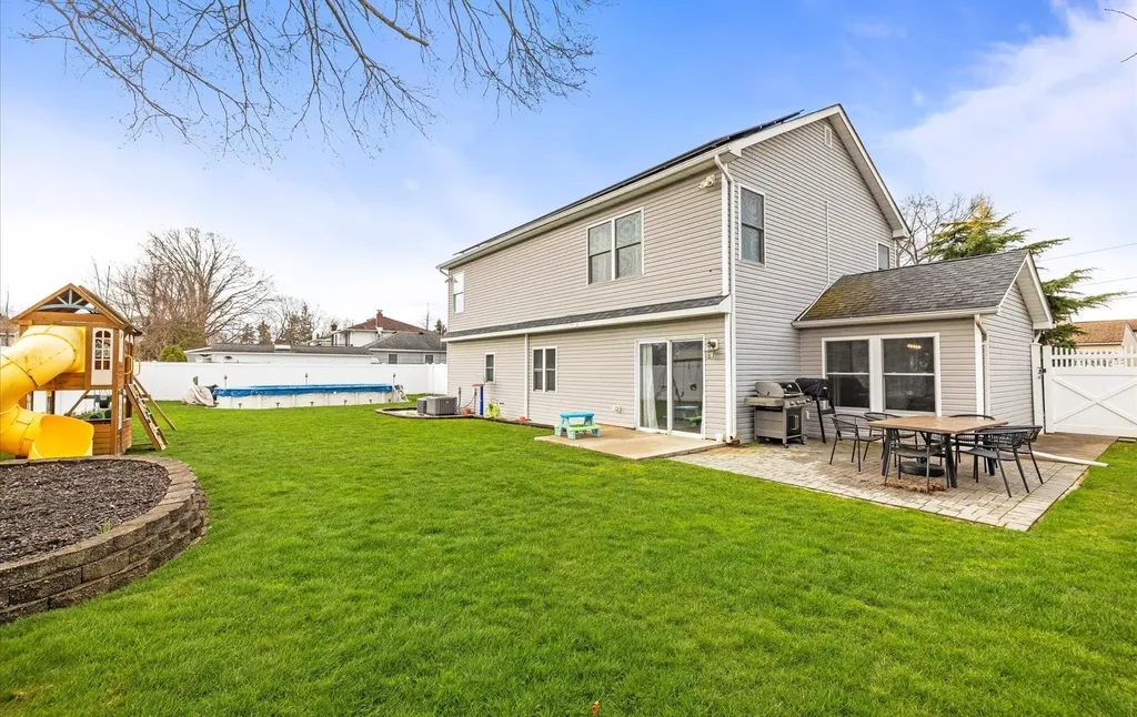65 Howell Avenue Deer Park NY 11729