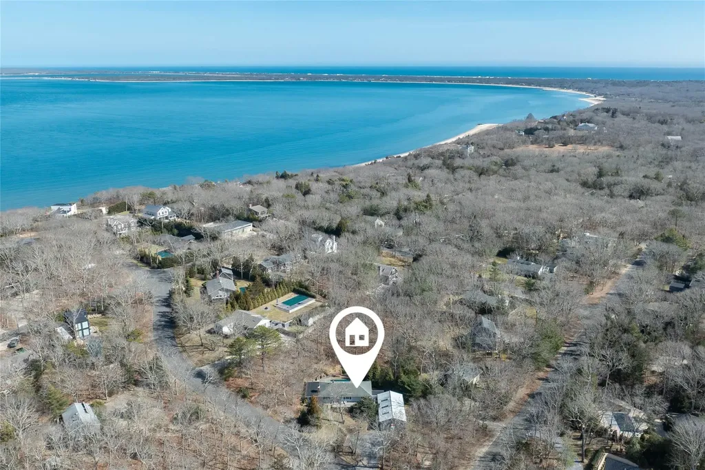 2 Captains Walk East Hampton NY 11937