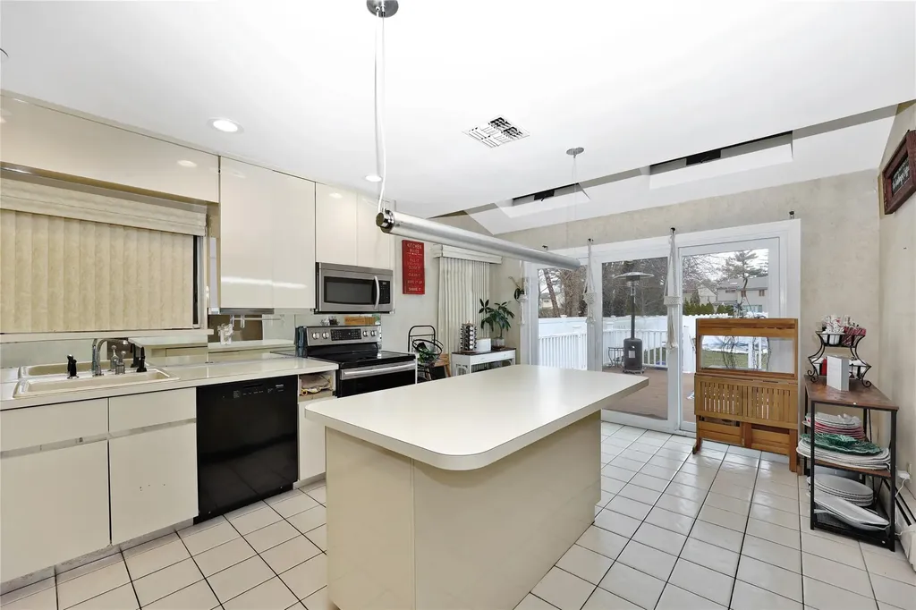 3367 Harold Street Oceanside NY 11572