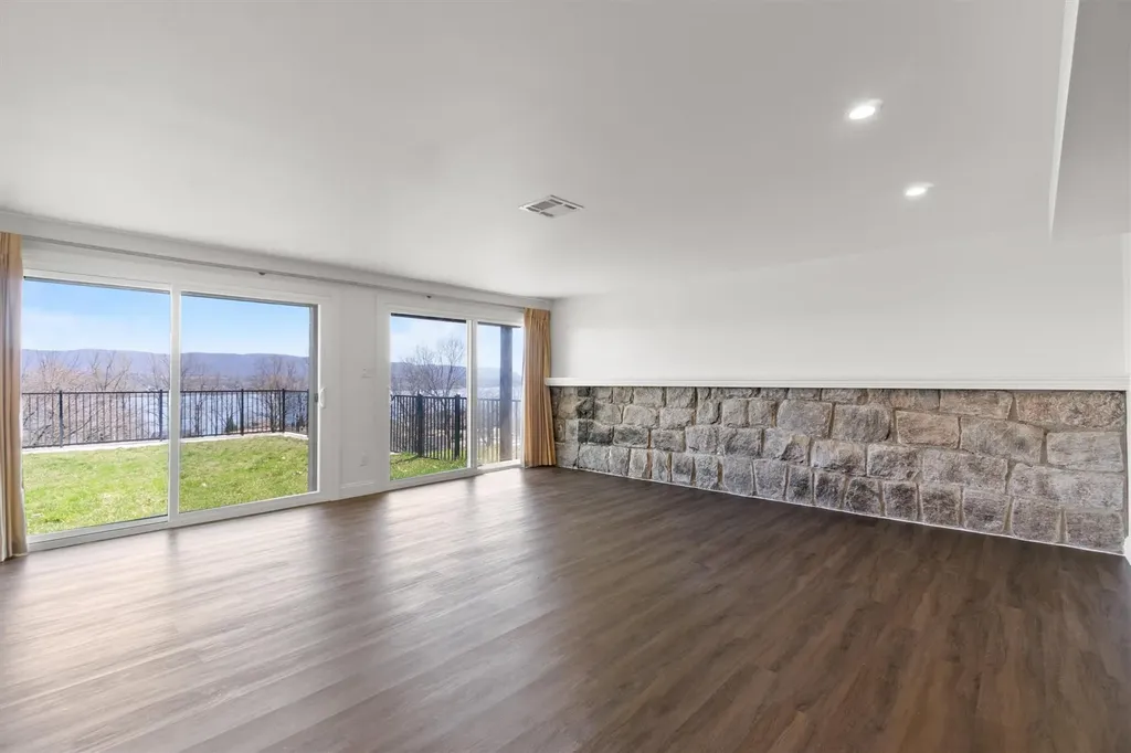 741 River Road Newburgh NY 12550