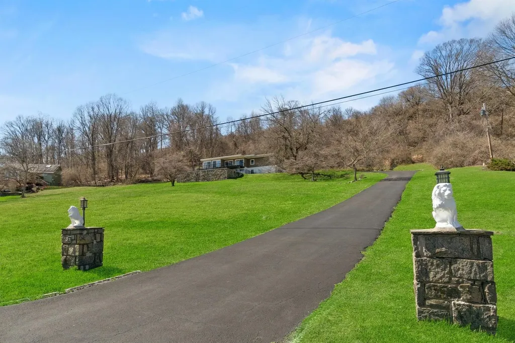 741 River Road Newburgh NY 12550
