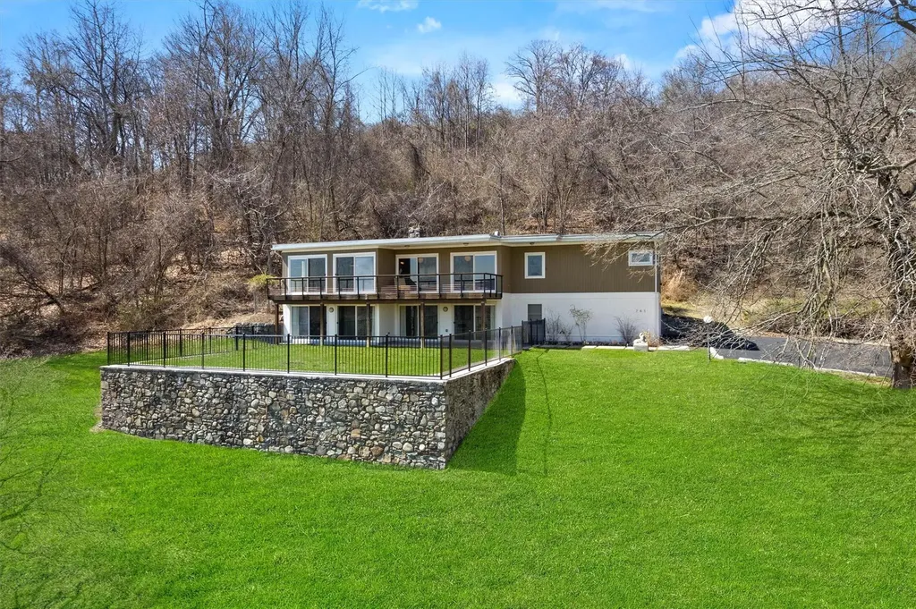741 River Road Newburgh NY 12550