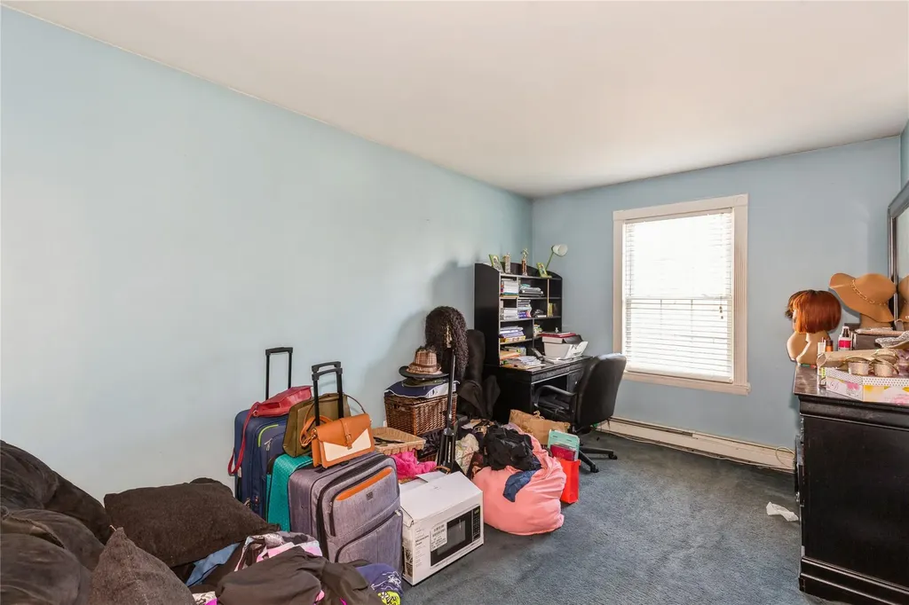 7 Baldwin Court Medford NY 11763
