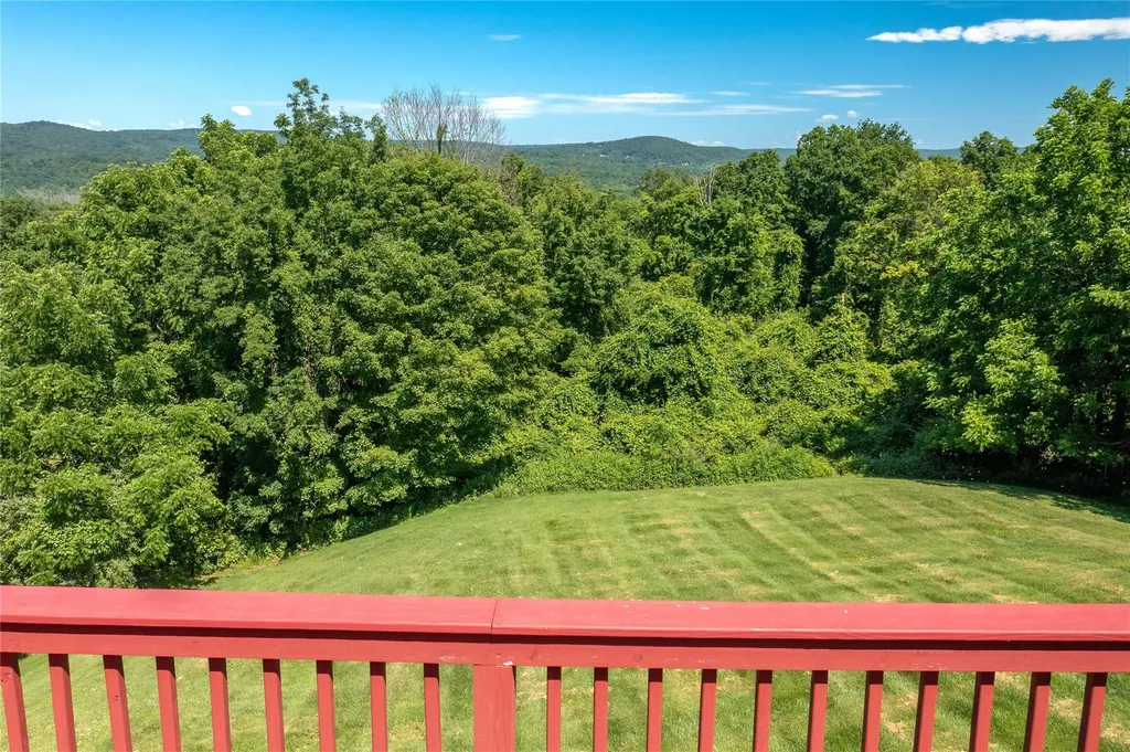 135 S Quaker Hill Road Patterson NY 12563