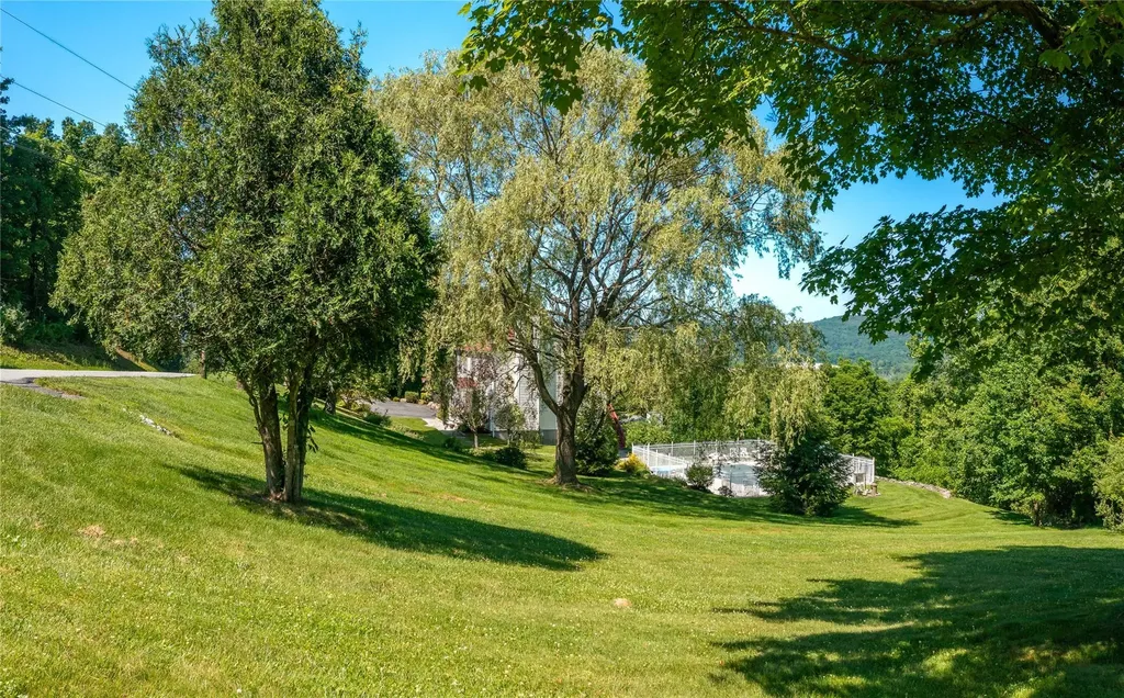 135 S Quaker Hill Road Patterson NY 12563