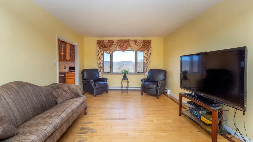 135 S Quaker Hill Road Patterson NY 12563
