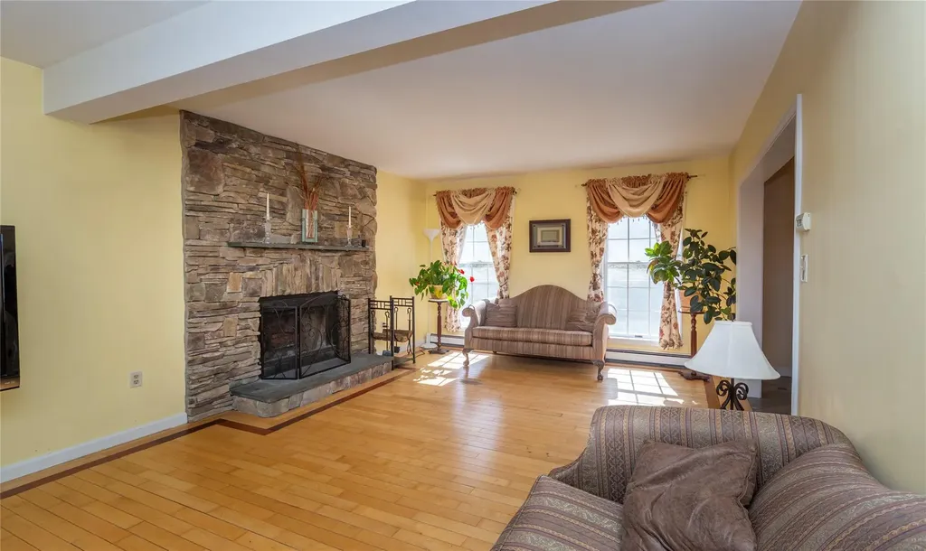 135 S Quaker Hill Road Patterson NY 12563
