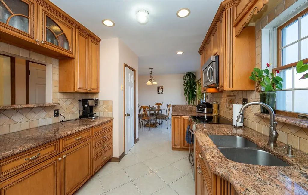 135 S Quaker Hill Road Patterson NY 12563