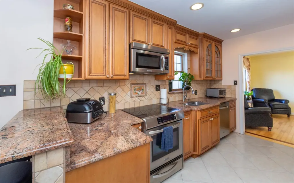 135 S Quaker Hill Road Patterson NY 12563