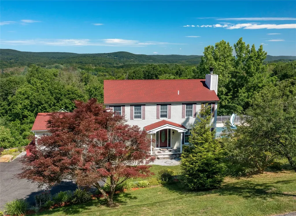 135 S Quaker Hill Road Patterson NY 12563