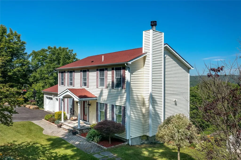 135 S Quaker Hill Road Patterson NY 12563