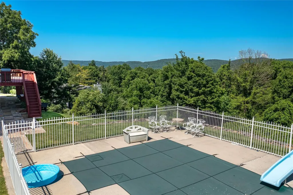 135 S Quaker Hill Road Patterson NY 12563