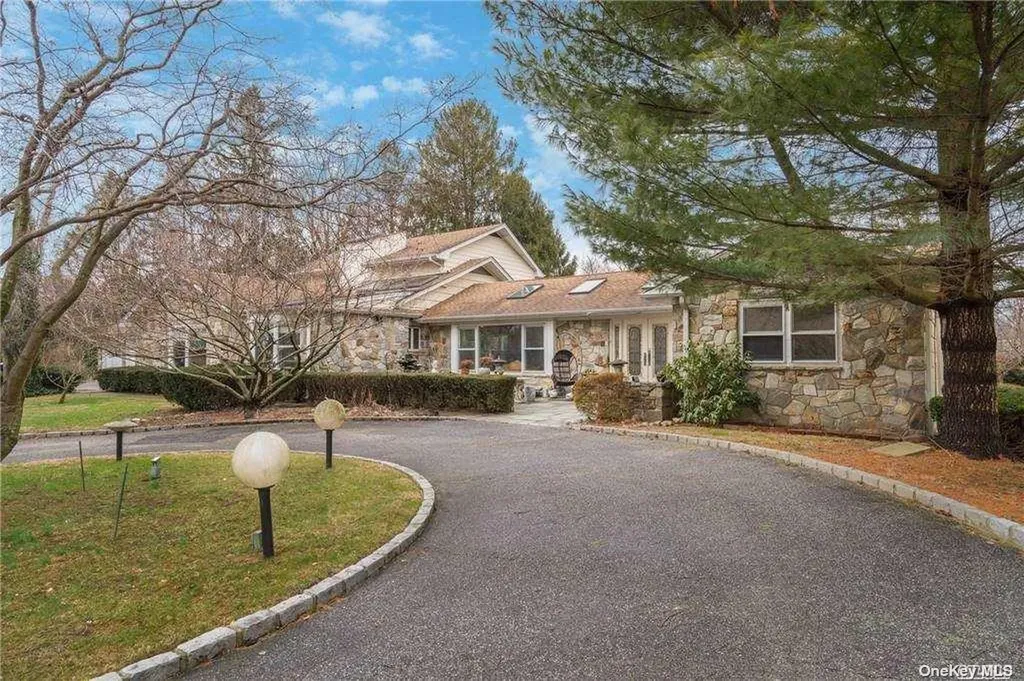 335 Jericho Turnpike Old Westbury NY 11568
