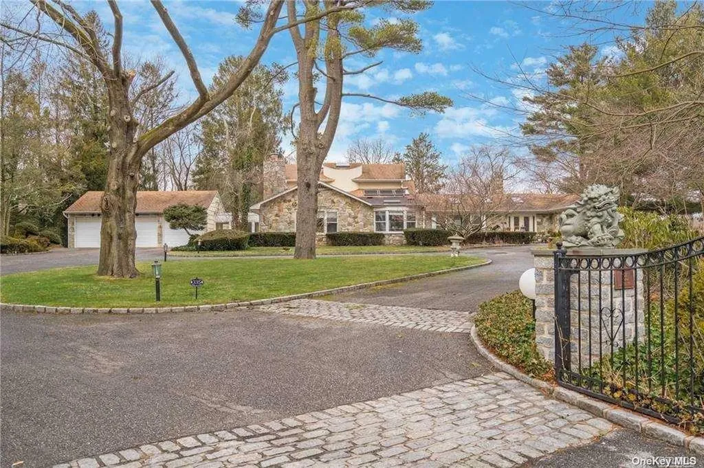 335 Jericho Turnpike Old Westbury NY 11568