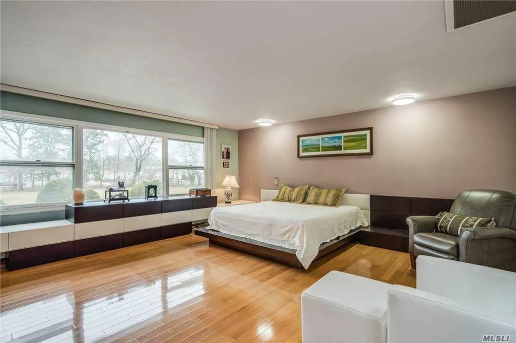 335 Jericho Turnpike Old Westbury NY 11568