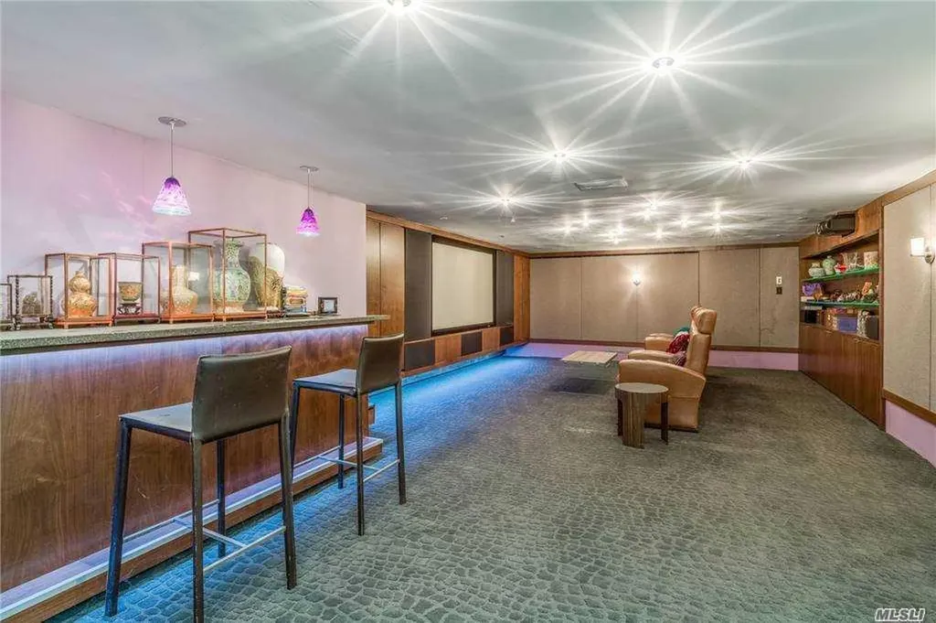 335 Jericho Turnpike Old Westbury NY 11568