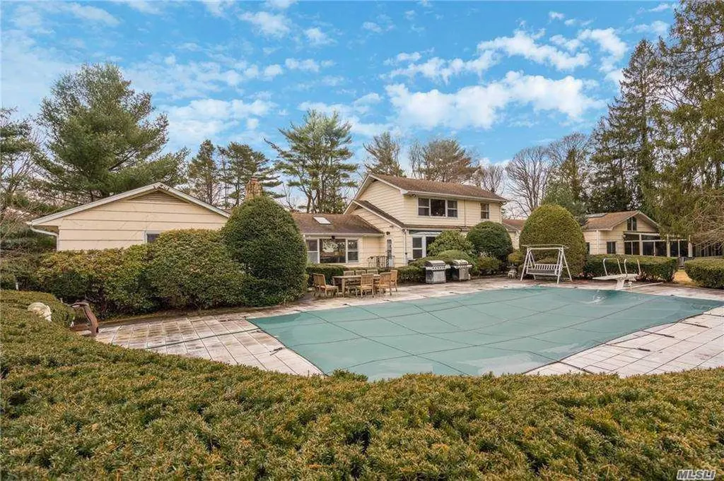 335 Jericho Turnpike Old Westbury NY 11568
