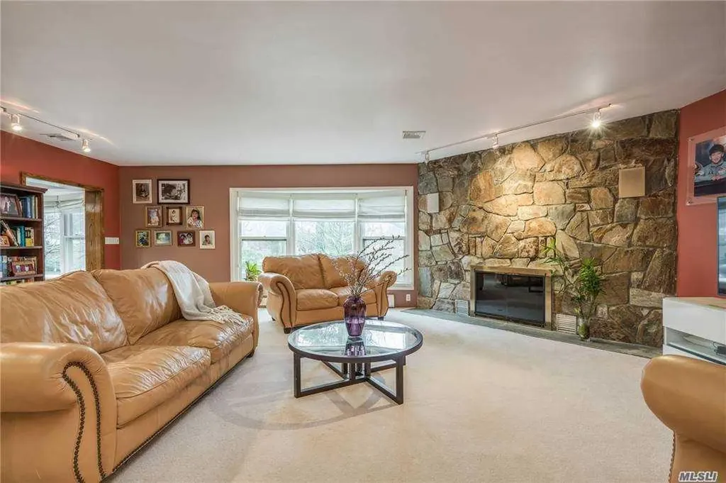 335 Jericho Turnpike Old Westbury NY 11568