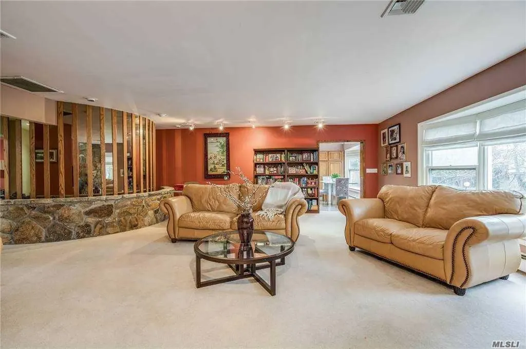 335 Jericho Turnpike Old Westbury NY 11568