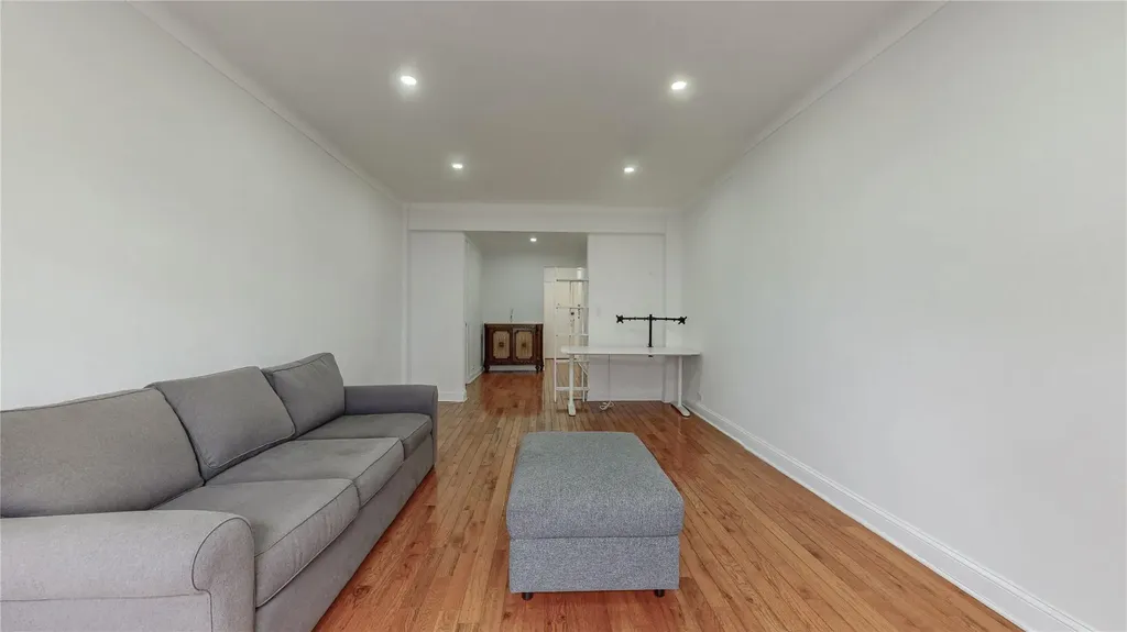 110-34 73 Road Forest Hills NY 11375