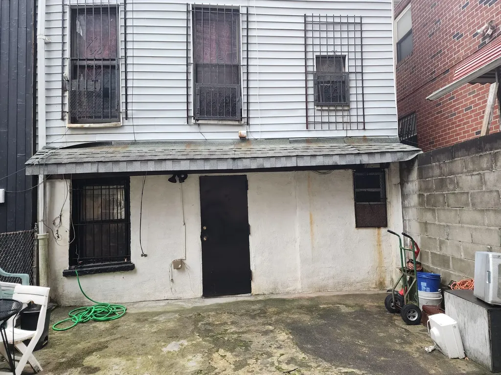 885 Pacific Street Brooklyn NY 11238