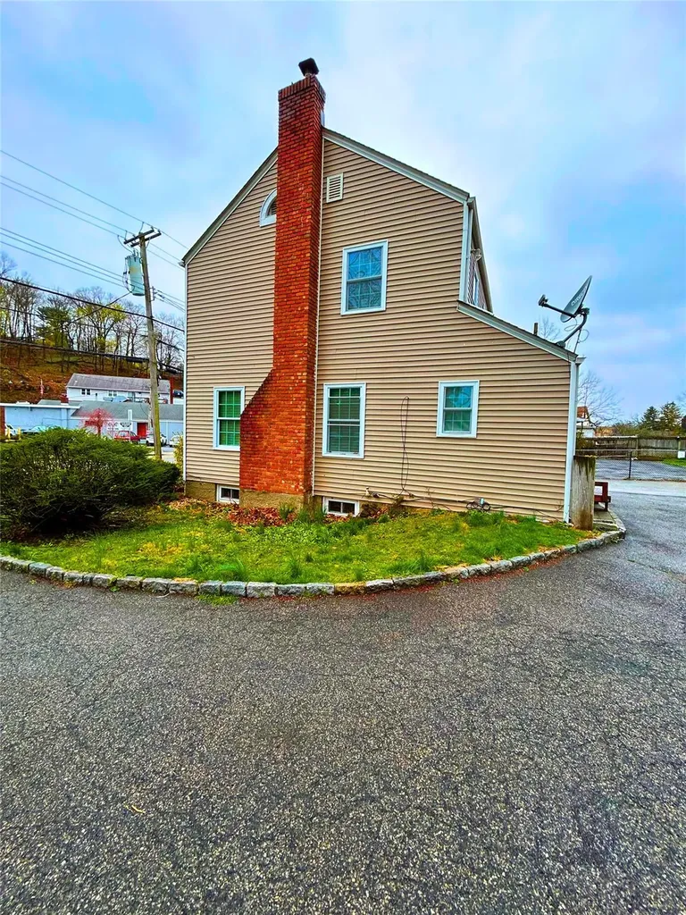 21 Pleasantville Road Ossining NY 10562