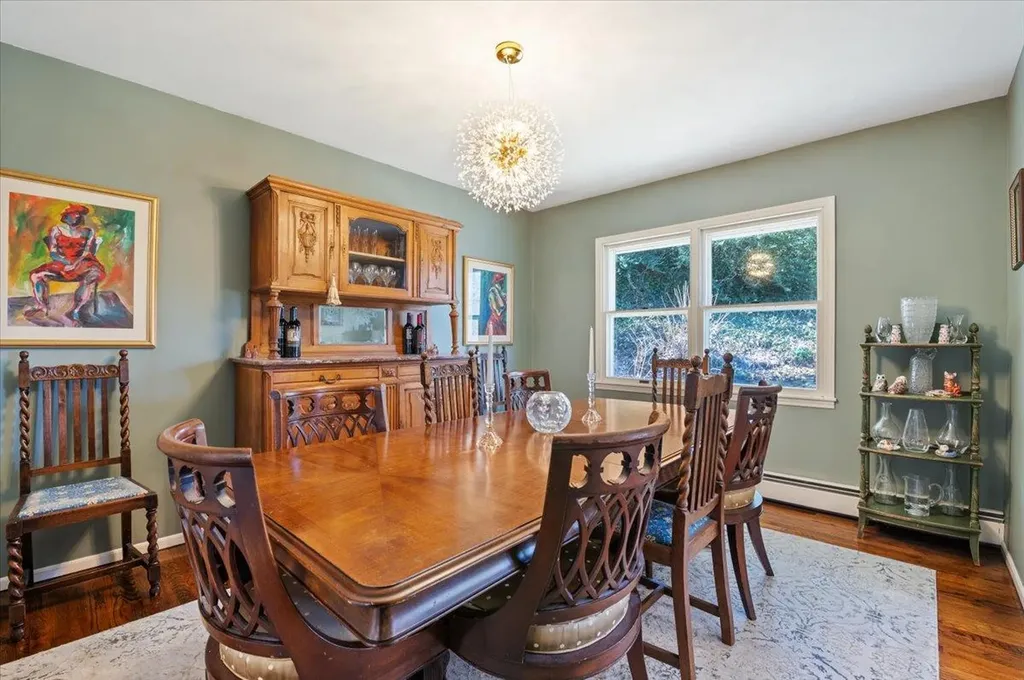 96 Bay Road Halesite NY 11743