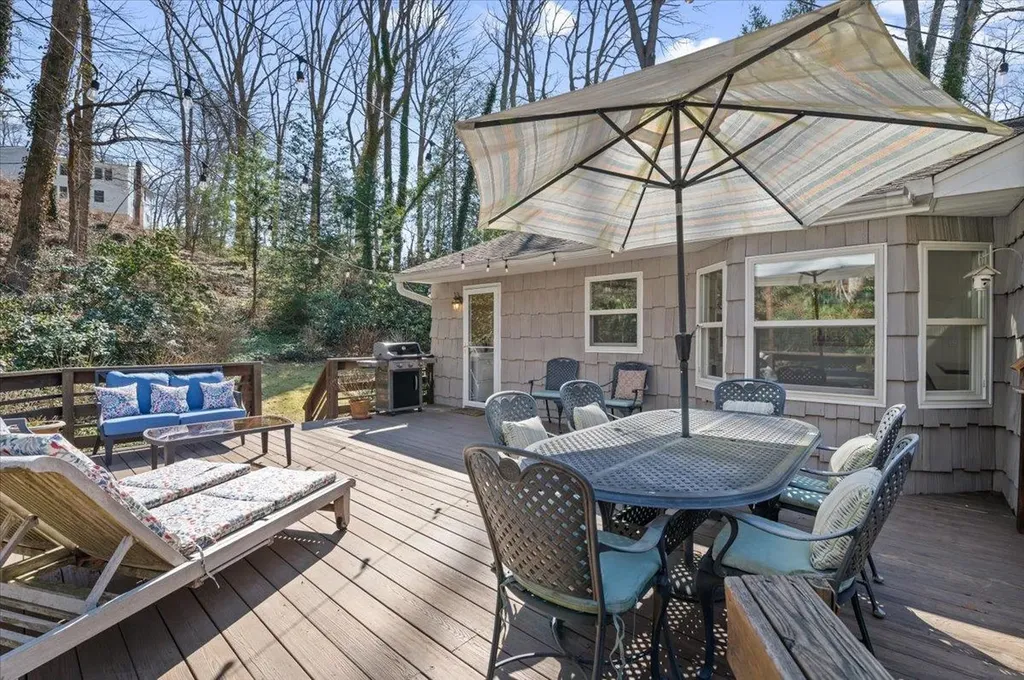 96 Bay Road Halesite NY 11743