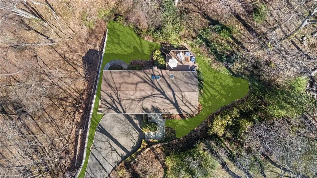 96 Bay Road Halesite NY 11743
