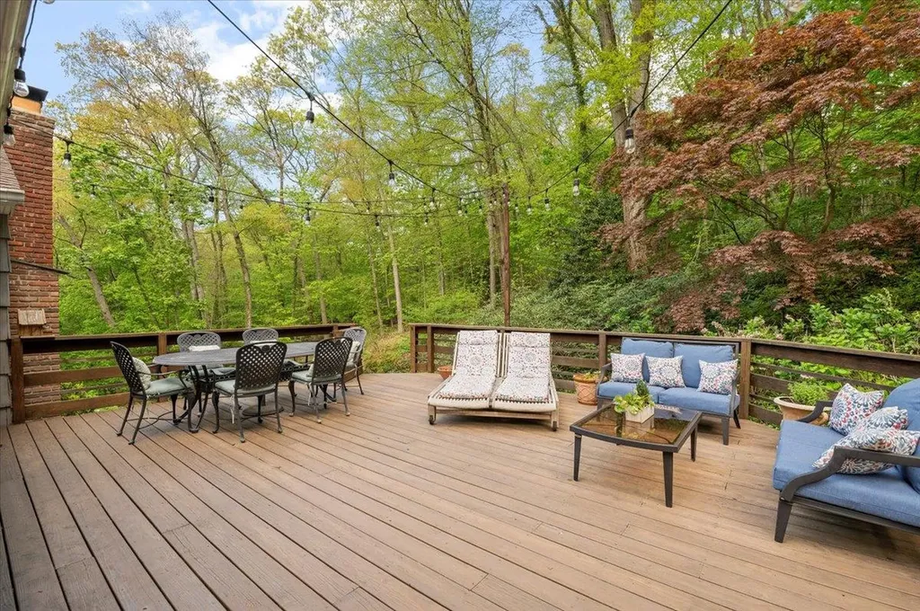 96 Bay Road Halesite NY 11743