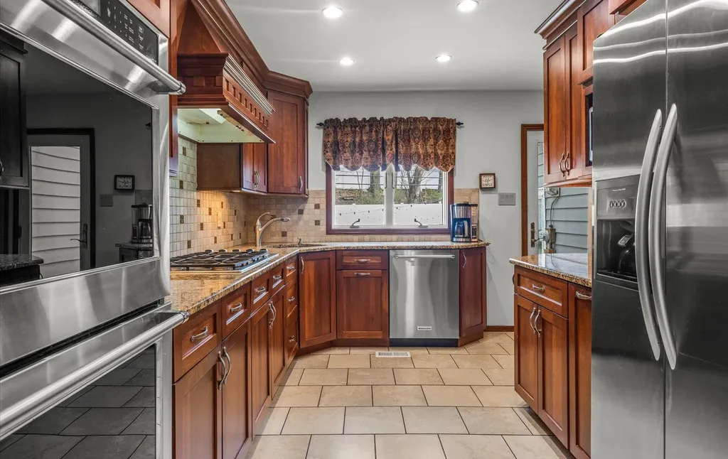 23 Beaumont Drive Plainview NY 11803
