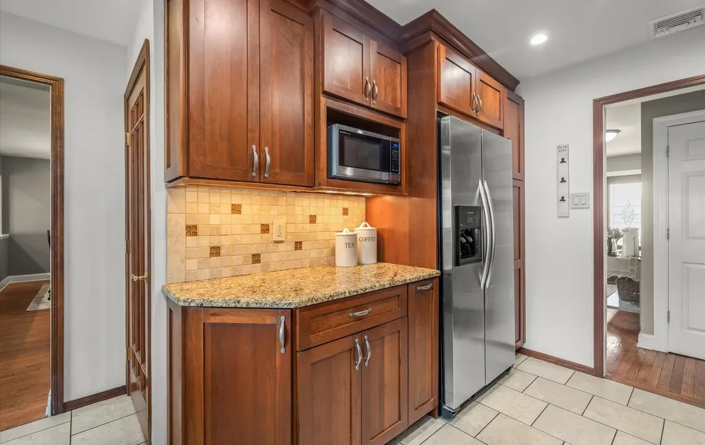 23 Beaumont Drive Plainview NY 11803