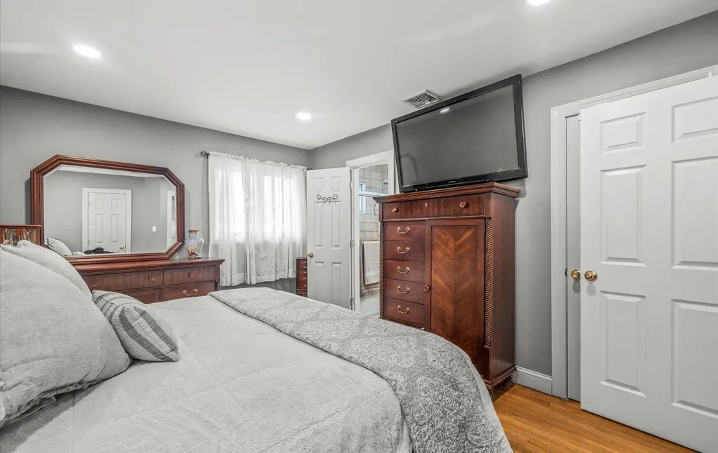 23 Beaumont Drive Plainview NY 11803