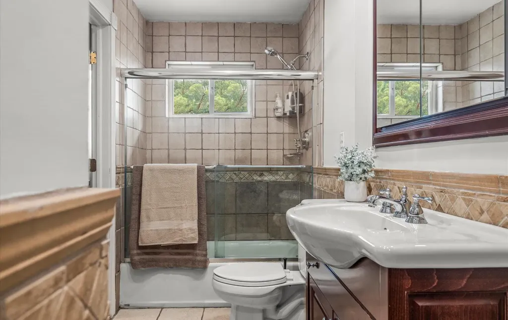23 Beaumont Drive Plainview NY 11803