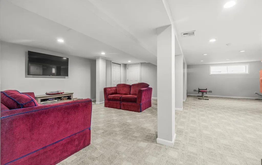 23 Beaumont Drive Plainview NY 11803