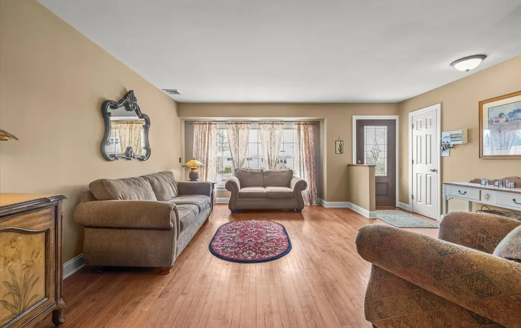 23 Beaumont Drive Plainview NY 11803
