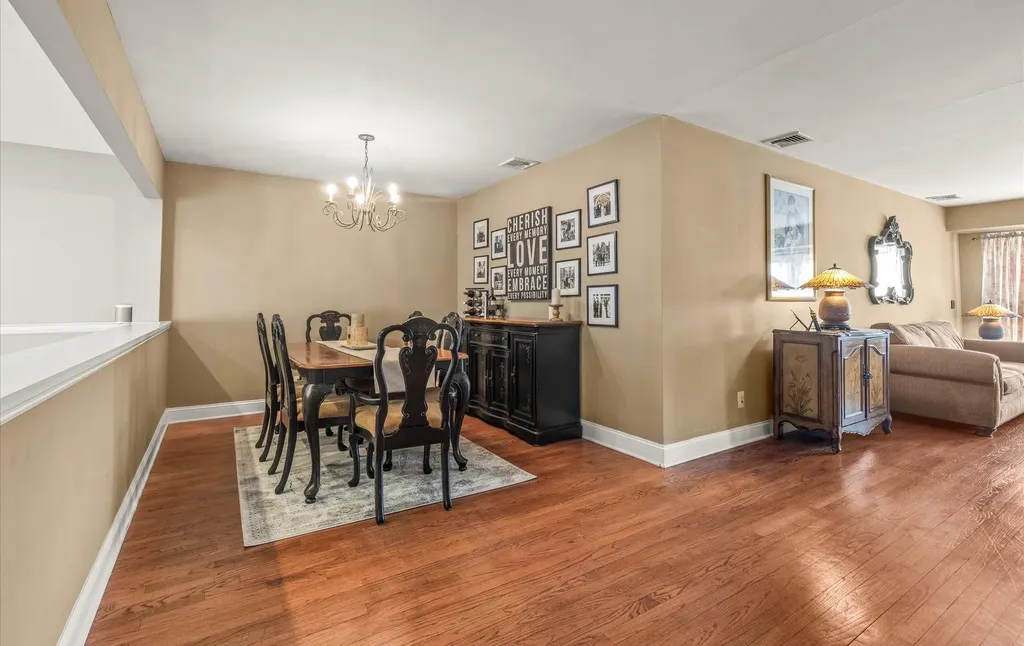 23 Beaumont Drive Plainview NY 11803