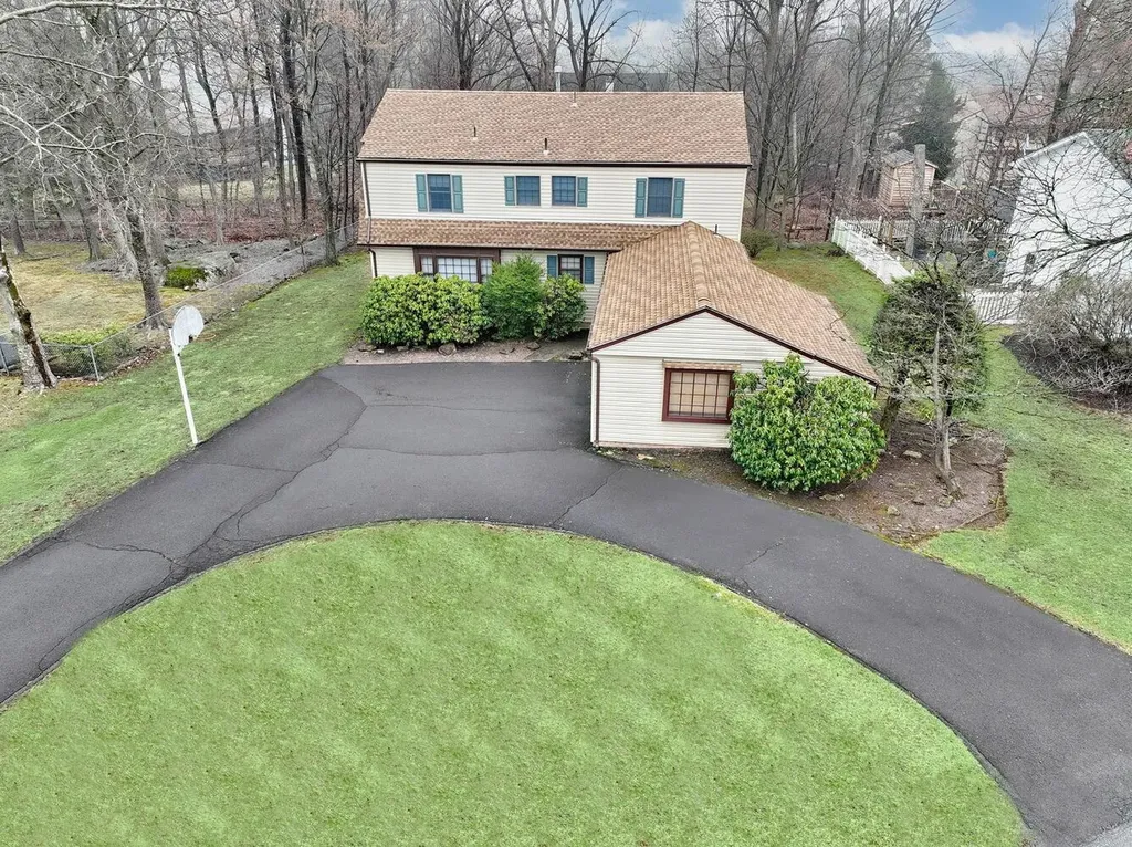 16 Lancaster Drive Suffern NY 10901