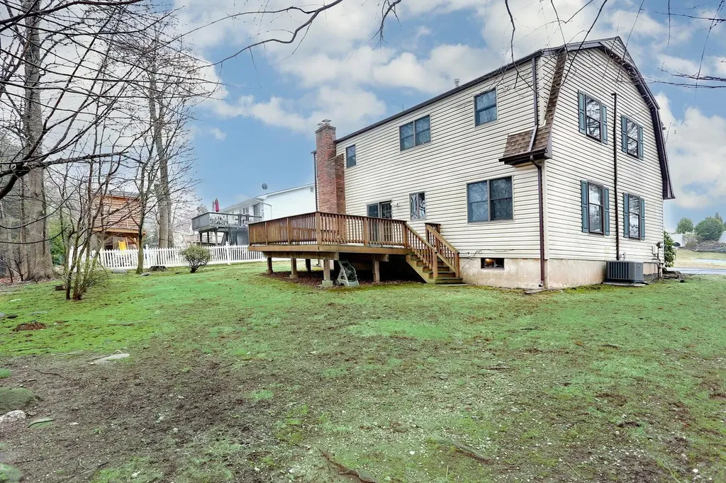 16 Lancaster Drive Suffern NY 10901