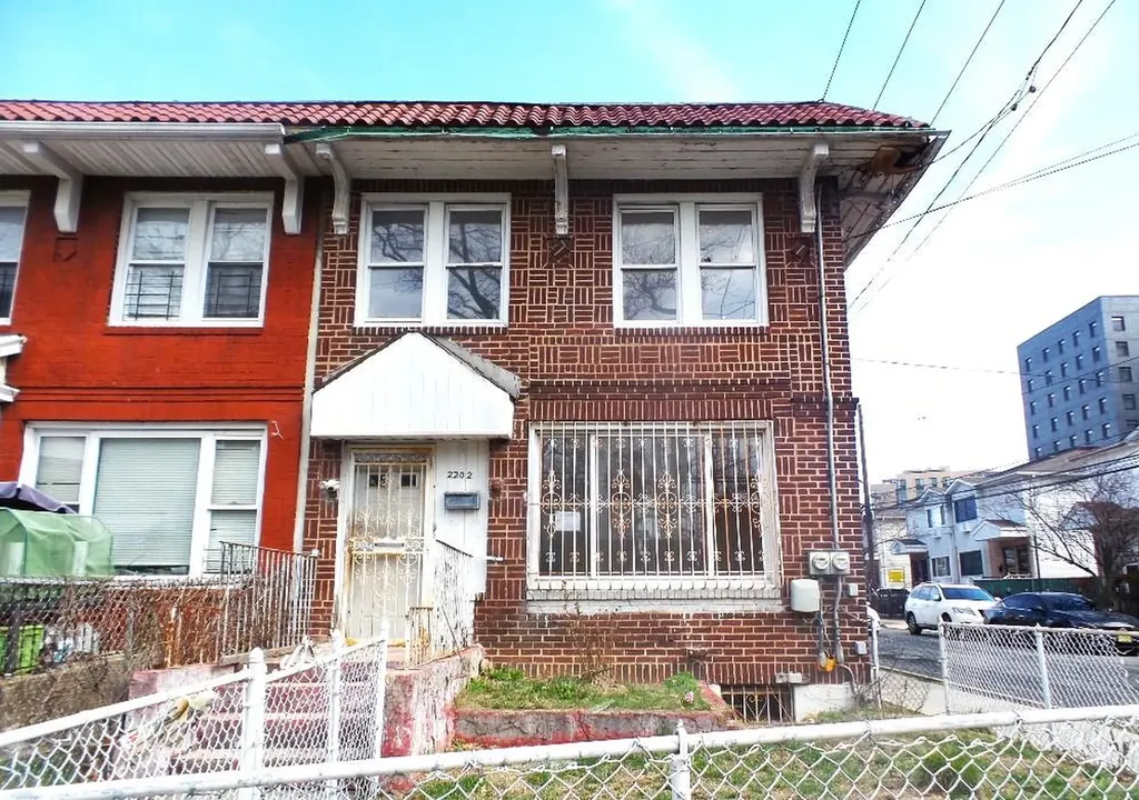 2202 Loretta Road Far Rockaway NY 11691