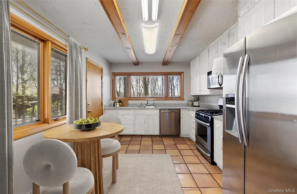 5 Laura Lane Pomona NY 10970