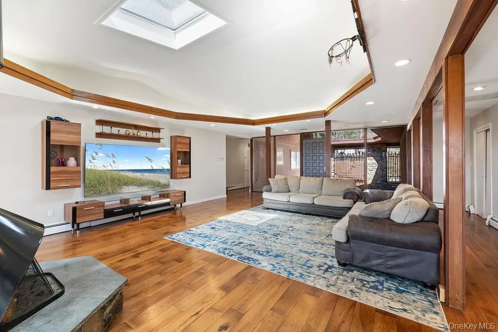 5 Laura Lane Pomona NY 10970