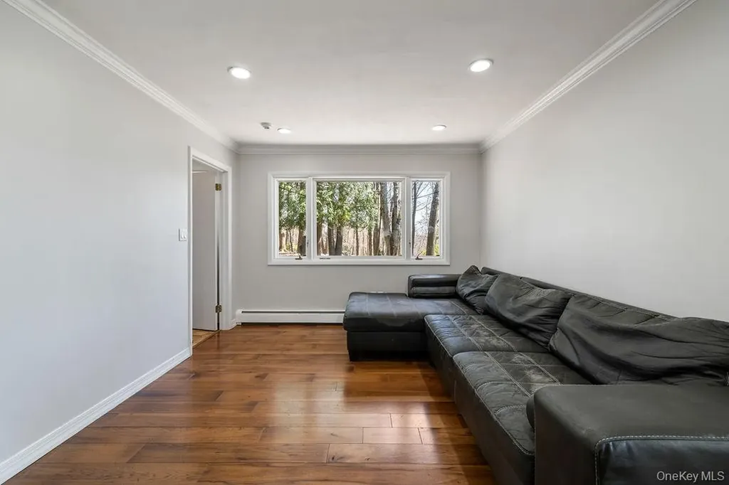 5 Laura Lane Pomona NY 10970