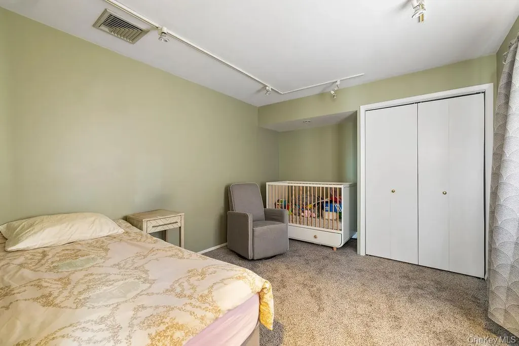 5 Laura Lane Pomona NY 10970