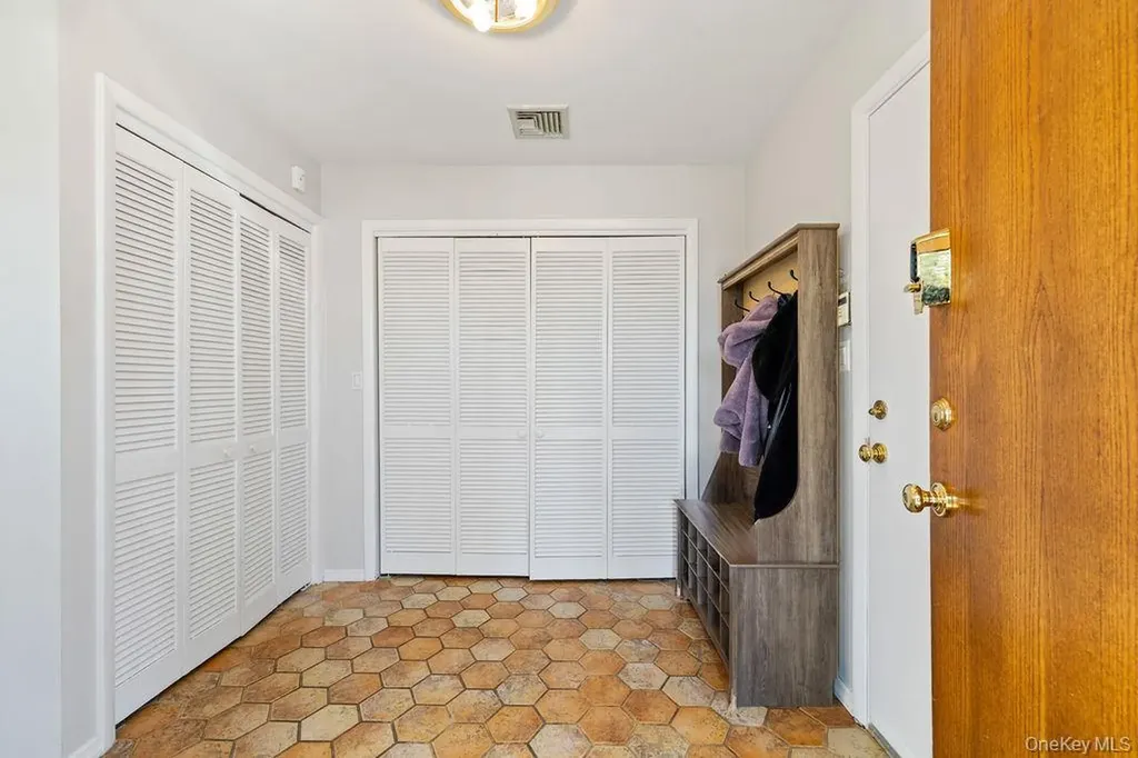 5 Laura Lane Pomona NY 10970
