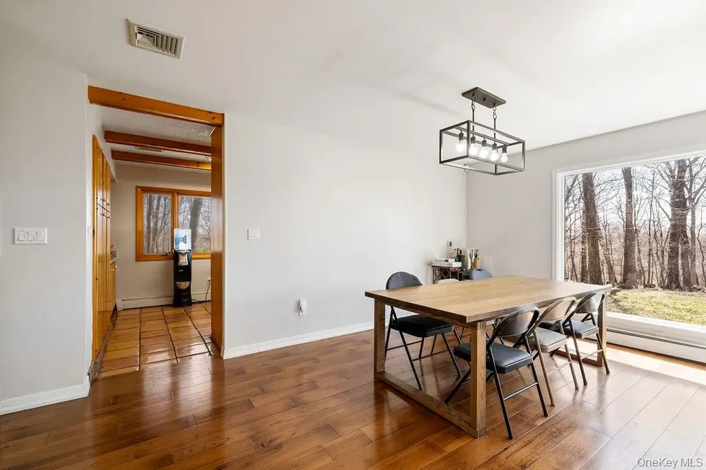 5 Laura Lane Pomona NY 10970